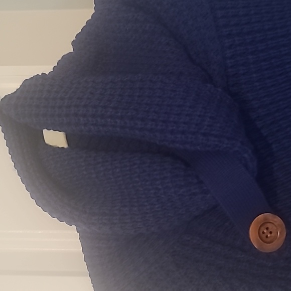 Women's blue waffle sweater. - Picture 2 of 5